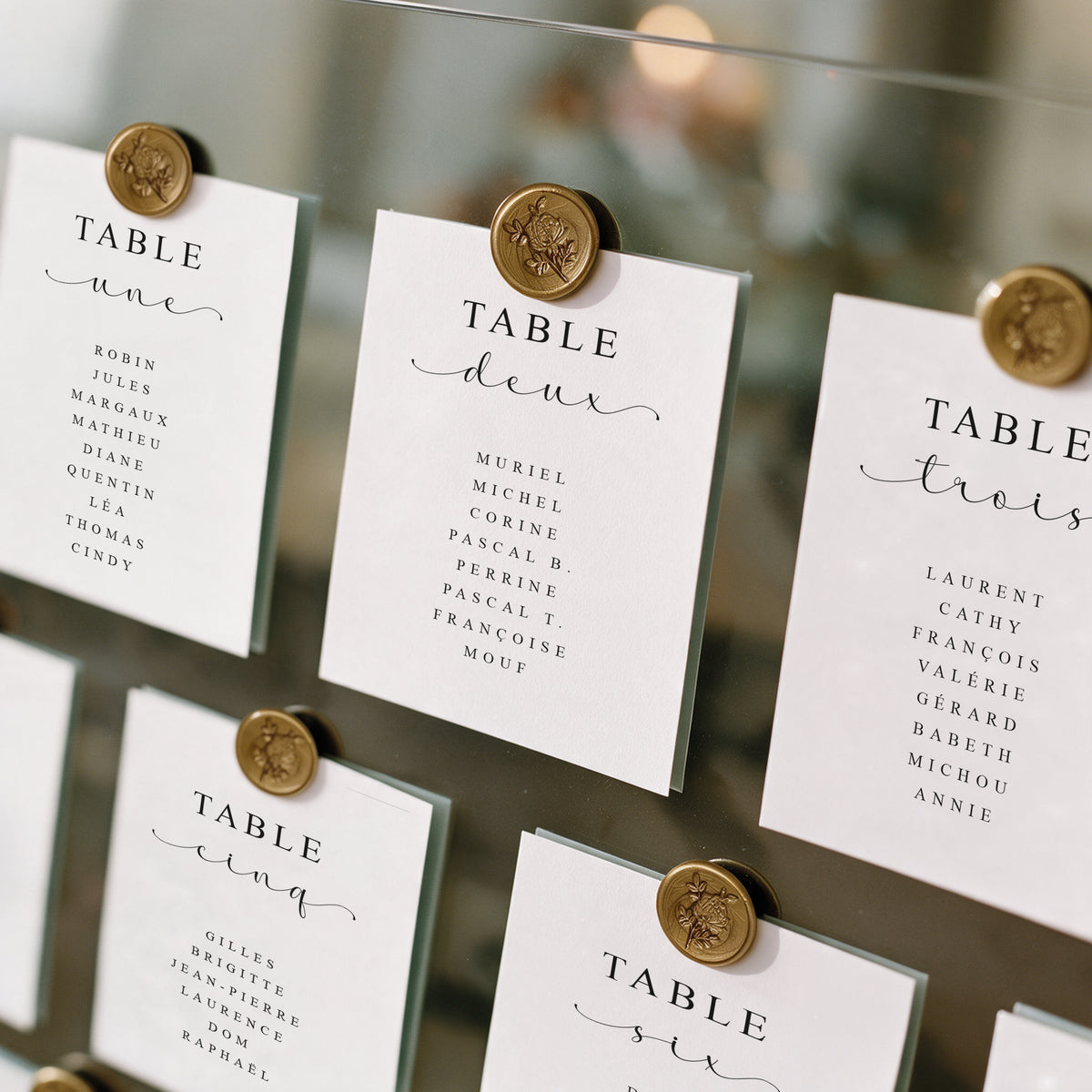 Cartes plan de table mariage personnalisées – Liste d’invités par table